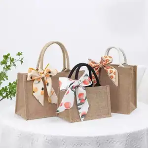 Sacs en toile de jute personnalisés cadeau fourre-tout sacs de plage spécifications multiples sacs d'épicerie en jute pour les femmes bricolage fête navettage