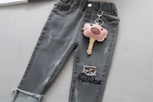 Velo de niña de las flores, Jeans de mezclilla para niña, Diseño de bordado con nombre, Jeans ajustados para niños, Nuevo producto, Se busca distribuidor - Product Image 4