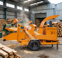 Broyeur de bois sur chenilles maniable, débit de 5 tonnes par heure avec conception anti-blocage pour le déblaiement des dégâts d'ouragan