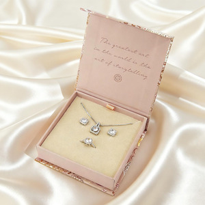 Boîte à bijoux de luxe personnalisable avec logo, emballage cadeau en papier rose pour bagues, boucles d'oreilles, bracelets, colliers - Product Image 1