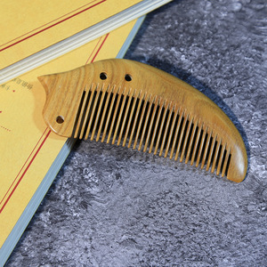 Peine de madera de sándalo Meishuge de 15-20 cm para masaje del cuero cabelludo, cepillo para el cabello de madera para la población en general - Product Image 2