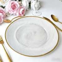 Assiette de présentation en verre ondulé texturé de 13 pouces avec bordure or et argent pour mariage, fête, hôtel, décoration de table (vente en gros)