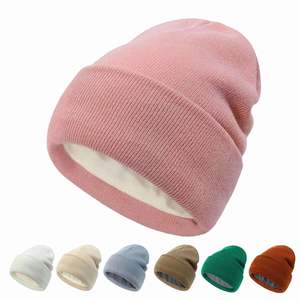 Gorros de Invierno Personalizados al por Mayor en Stock para Mujer, Gorros de Punto Acrílicos con Forro Polar Cálido, Lisos y de Color Sólido - Product Image 1