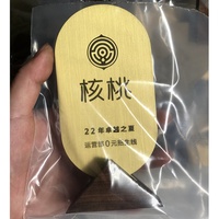 Letrero de Mesa Personalizado Grabado en Latón y Madera de Nogal, Soporte para Código QR y Número Pulido para Restaurantes, Bares y Hoteles