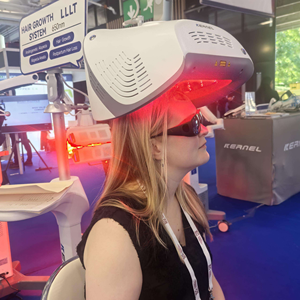 Sistema de Crecimiento Capilar con Láser de Diodo de Alta Potencia de 650nm para Uso Estacionario, con Enfriamiento por Aire, para Uso Doméstico y Comercial, Modelo 8000A1 - Product Image 1