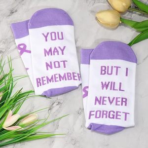 Regalo de concientización sobre el Alzheimer que tal vez no recuerdes, pero nunca olvidaré Calcetines de Cinta Morada - Product Image 4