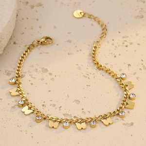 In stock and selling well Elegant heart-shaped <b>butterfly</b> pendant <b>bracelet</b>. Fashionable and simple. High-end style accessory. - Product Image 5