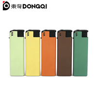 Briquet à gaz butane rechargeable coupe-vent avec couvercle métallique, prix de gros usine, haute qualité, logo personnalisé pour fumeurs de cigarettes