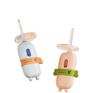 Pince à épiler en silicone pour cérumen avec lumière flash LED, poignée antidérapante, lampe de poche pour bébé, cuillère de nettoyage d'oreille pour tous les âges - Product Image 1