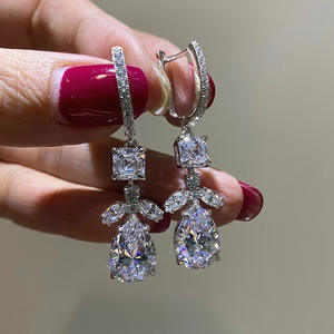 Boucles d'oreilles en or blanc E3221 avec diamants taille poire, bijoux de luxe pour femmes, couleur D naturelle - Product Image 3
