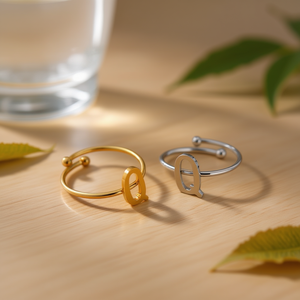 Anello con Lettera in Acciaio Inossidabile Angelina 6mm Gioielli Unisex alla Moda - Product Image 2