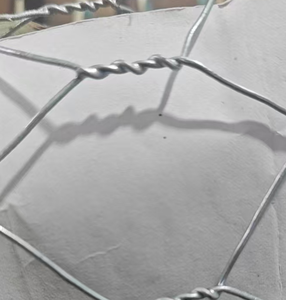 Fournisseur de <span class=keywords><strong>grillage</strong></span> torsadé triple galvanisé à chaud 38 mm x hauteur x 1,70 m x 30 mètres - Product Image 1