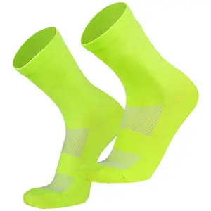 Großhandel individuelle Frühjahr Sommer Lauf-Team Socken dünne atmungsaktive Nylon-Radsocken niedriger Preis hohe Qualität Unisex