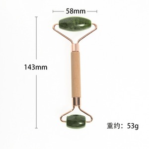 Rouleau facial à manche en bois portable pour femmes avec rail de massage unique vert foncé pour un usage domestique et un salon de beauté de bain de vacances - Product Image 6