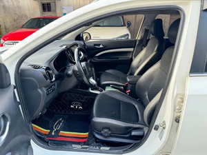 <span class=keywords><strong>Stonic</strong></span> Modèle 1.4L Édition Confort Automatique SUV de haute qualité et économique Économique en carburant Configuration pratique - Product Image 2