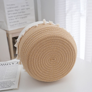 Panier de rangement en corde de coton tissé à la main, rond, jaune et blanc, grande capacité, organisateur de vêtements avec pompons pour la maison - Product Image 4