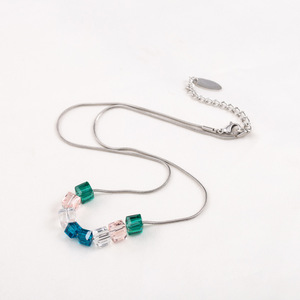 สร้อยคอคริสตัล ไทเทเนียมสตีลทรงเรขาคณิต ดีไซน์คริสตัลลูกบาศก์น้ำตาลขนาดเล็ก สำหรับสวมใส่ทุกวัน - Product Image 2