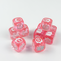 Dés acryliques polyédriques transparents à 6 côtés personnalisés de haute qualité 12/14/16mm coins arrondis forme carrée colorée pour le jeu