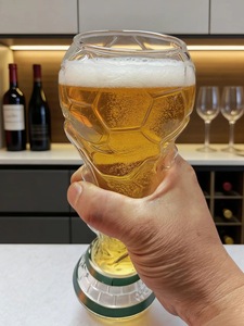 แก้วเบียร์รูปทรงฟุตบอลขนาด 16 ออนซ์ สำหรับขายส่ง แก้วน้ำรูปทรงถ้วยรางวัลฟุต<span class=keywords><strong>บอล</strong></span><span class=keywords><strong>โลก</strong></span> 2026 แก้วดื่มรูปทรงถ้วยรางวัลกีฬาฟุตบอล - Product Image 5