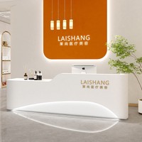 Comptoir de caisse en MDF peint avec rangement, design minimaliste pour magasins de vêtements, salons de manucure, comptoirs de bar, cliniques de beauté et de médecine