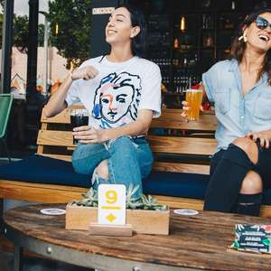 10 piezas de madera lugar titulares de la tarjeta de tabla Números Mesa números de la señal de titular de la tarjeta de madera soportes de exhibición para etiquetas de nombre fotos reservado Si - Product Image 4