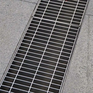 Caillebotis en acier galvanisé Prix Plaque de recouvrement des fossés de drainage Grilles d'allée Gouttières de drainage Caillebotis en acier inoxydable Passerelle - Product Image 4