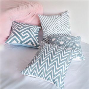 Copricuscino Decorativo <span class=keywords><strong>Suzani</strong></span> Ricamato in Velluto - Product Image 1