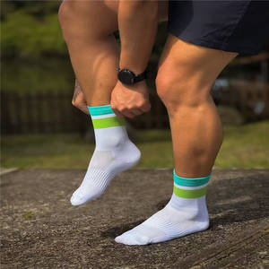 Chaussettes de course de haute qualité chaussettes de cyclisme bas quantité minimale de commande hommes course Compression Marathon Sport <span class=keywords><strong>Trail</strong></span> chaussettes de course échantillon rapide personnalisé - Product Image 3