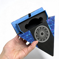 Boîte cadeau en carton rigide avec couvercle magnétique triangulaire personnalisé, insert en mousse et plateau coulissant