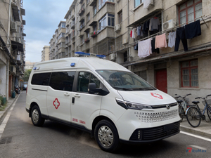 Ambulance personnalisée neuve avec transmission automatique pour véhicule médical d'urgence dans les services médicaux urbains et périurbains - Product Image 1