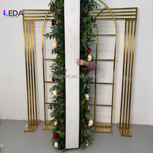 Centro de Mesa LEDA Hecho a Mano con Flores Mixtas de Seda, Hojas Verdes Artificiales, Guirnalda Floral de Tacto Natural Suave y Realista - Product Image 3