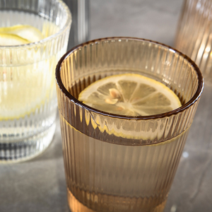 Ensemble de tasses en verre avec cruche pour restaurant lieu d'événement pichet en verre rayé pour la maison carafe à eau avec ensemble de tasses vente en gros - Product Image 4