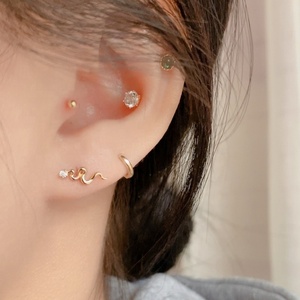 Pendientes Gaby de Oro Sólido de 14K con Parte Trasera Plana, Estilo Vintage, Joyería Interna Be Real, Zirconia Cúbica de 18G, Joyería Corporal Labret, para Bodas - Product Image 5