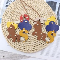 Breloques de sac en cuir PU en forme de cheval de dessin animé, créatives et portables, accessoires décoratifs pour sacs à main, vente en gros, pour cadeau