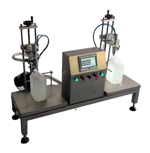 Machine de remplissage semi-automatique à double tête pour liquides de nettoyage WC, eau de <span class=keywords><strong>chlore</strong></span> et huile, en bidons, anti-corrosion - Product Image 1