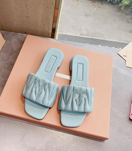 L'usine vend des pantoufles de marque de créateur de haute qualité avec des semelles plates plissées et solides à la mode pour femmes - Product Image 6