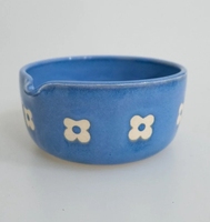 Bol en céramique Chawan blanc et bleu à motif personnalisé, accessoire de thé, cadeau de fête, avec bec verseur et logo personnalisé