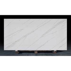 Lastra <span class=keywords><strong>di</strong></span> Quarzo Bianco Moderno DCT CN7135 con Venature Lineari Striate, Superficie Solida in <span class=keywords><strong>Pietra</strong></span> <span class=keywords><strong>di</strong></span> Quarzo Artificiale, Vendita Diretta dalla Fabbrica - Product Image 3