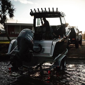 Nouveau bateau <span class=keywords><strong>de</strong></span> pêche en aluminium <span class=keywords><strong>de</strong></span> qualité marine <span class=keywords><strong>de</strong></span> 6,25 m (21 pieds) avec <span class=keywords><strong>moteur</strong></span> hors-bord et <span class=keywords><strong>remorque</strong></span> avec cabine <span class=keywords><strong>moteur</strong></span> - Product Image 2