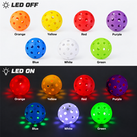Ballon de pickleball lumineux LED en gros, 74 mm, 40 trous, pour entraînement nocturne en extérieur, équipement sportif