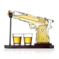 Venta al por mayor pistola personalizada whisky decantar vidrio conjunto jarra botella de licor contenedor dispensador decantador de whisky con vaso de chupito