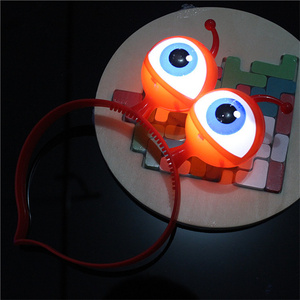 Diadema LED Mayorista con Antenas de Extraterrestre y Ojos Grandes, Luces Intermitentes de Marte para Fiesta de Halloween - Product Image 4