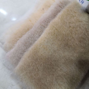 Tapis en tissu de fourrure de mouton synthétique en polyester chaud et confortable - Product Image 2