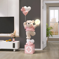 Nouvelle Lampe LED Sculpturale en Résine Ours Cartoon Art Déco pour Décoration de Salon, Cadeau de Pendaison de Crémaillère, Remerciement et Appréciation, Vente en Gros