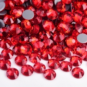 OLeeya Factory Wholesale - Plus de 400 couleurs de strass thermocollants en verre cristal AB SS20 avec colle allemande pour robes de mariée - Product Image 3