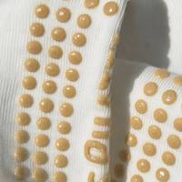 Chaussettes de Pilates personnalisées antidérapantes avec logo, chaussettes de yoga sans couture, vente en gros, faible MOQ pour femmes
