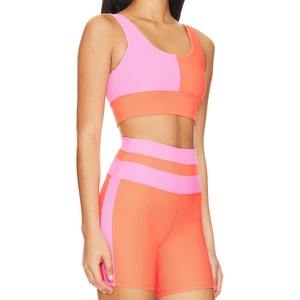 Conjunto Deportivo de Yoga para Mujer, Cintura Alta Elástica, Diseño Sólido con Costuras en Contraste, Top Deportivo y Pantalones Cortos - Product Image 4