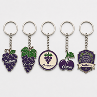 Porte-clés personnalisés OEM ODM en forme de raisin, ornements de fruits frais, porte-clés pour magasins de fruits et supermarchés, cadeaux promotionnels avec logo personnalisé