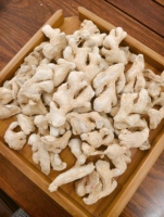 Nouvelle Récolte XYJ – Racine de Gingembre Entière Séchée Naturellement, Bonne Sécheresse, Vente en Gros pour l'Industrie des Épices, Sac de 25 kg