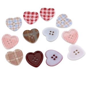 กระดุมอะคริลิกลายสก๊อตรูปหัวใจ 4 รู DIY อุปกรณ์ตกแต่งเครื่องประดับ เคสโทรศัพท์ หัวเข็มขัดรองเท้า เครื่องประดับผม แพทช์ติดเสื้อผ้า - Product Image 5